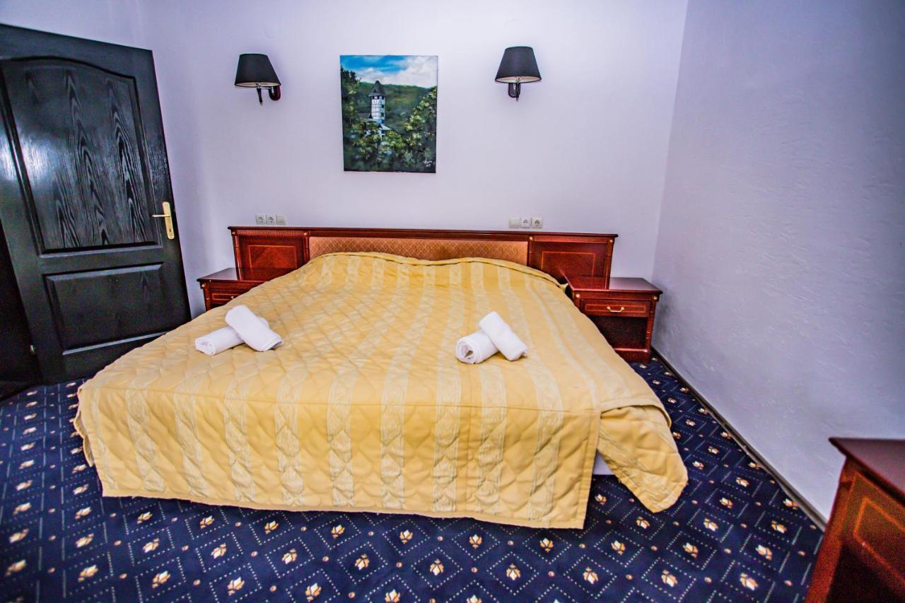 Casa Octavian Hotel Sucevita Kültér fotó