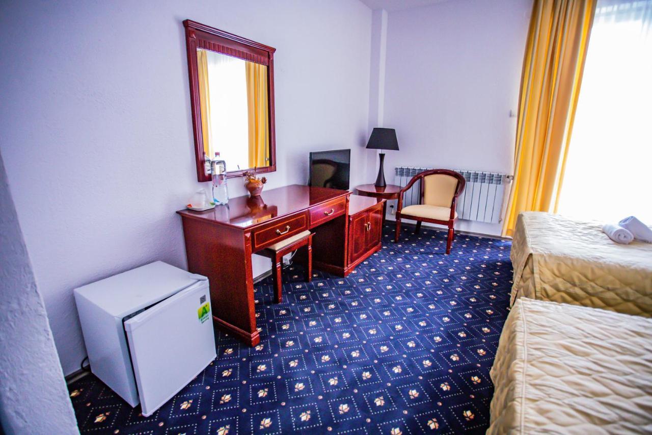 Casa Octavian Hotel Sucevita Kültér fotó