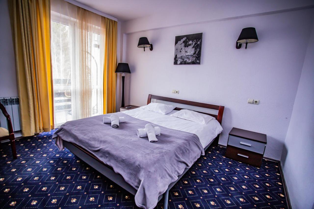 Casa Octavian Hotel Sucevita Kültér fotó