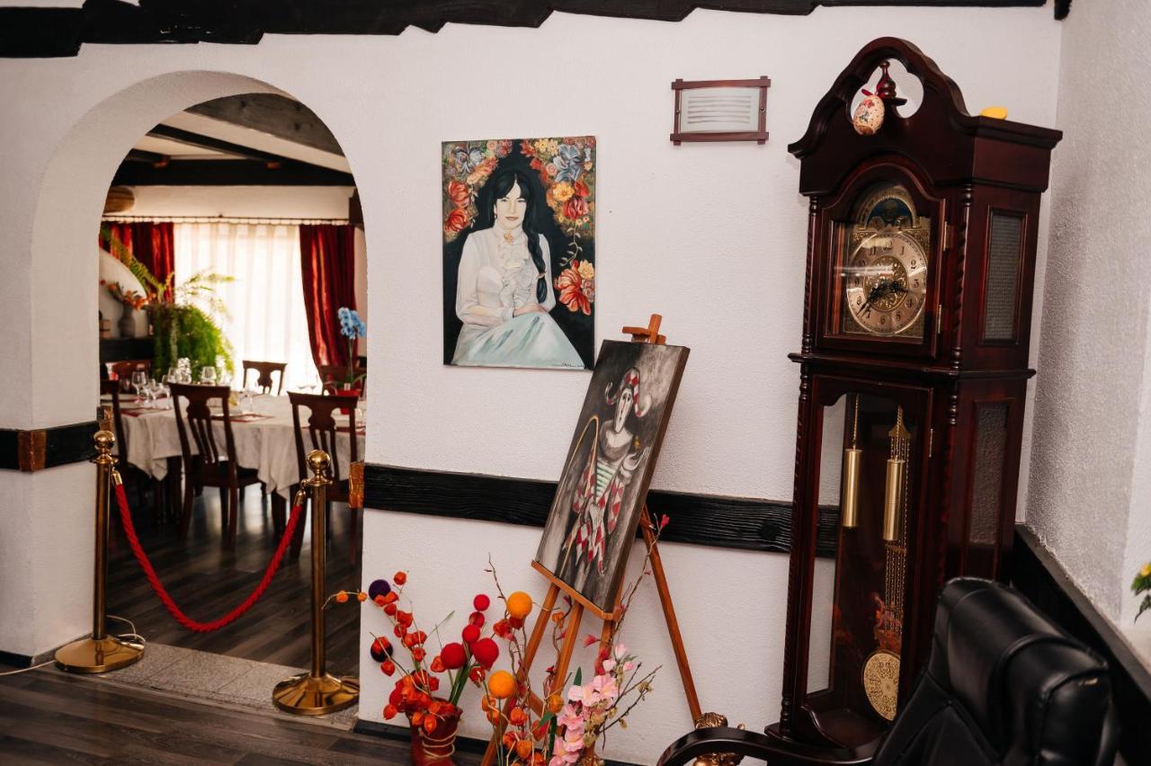 Casa Octavian Hotel Sucevita Kültér fotó