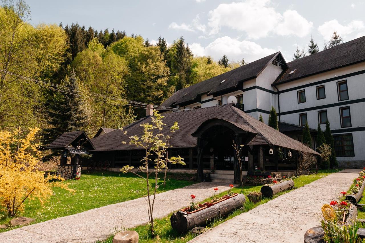 Casa Octavian Hotel Sucevita Kültér fotó