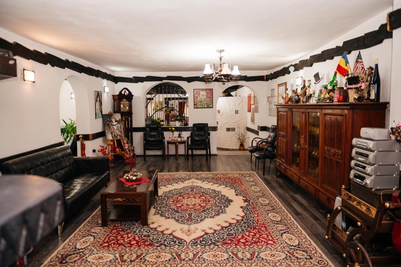 Casa Octavian Hotel Sucevita Kültér fotó