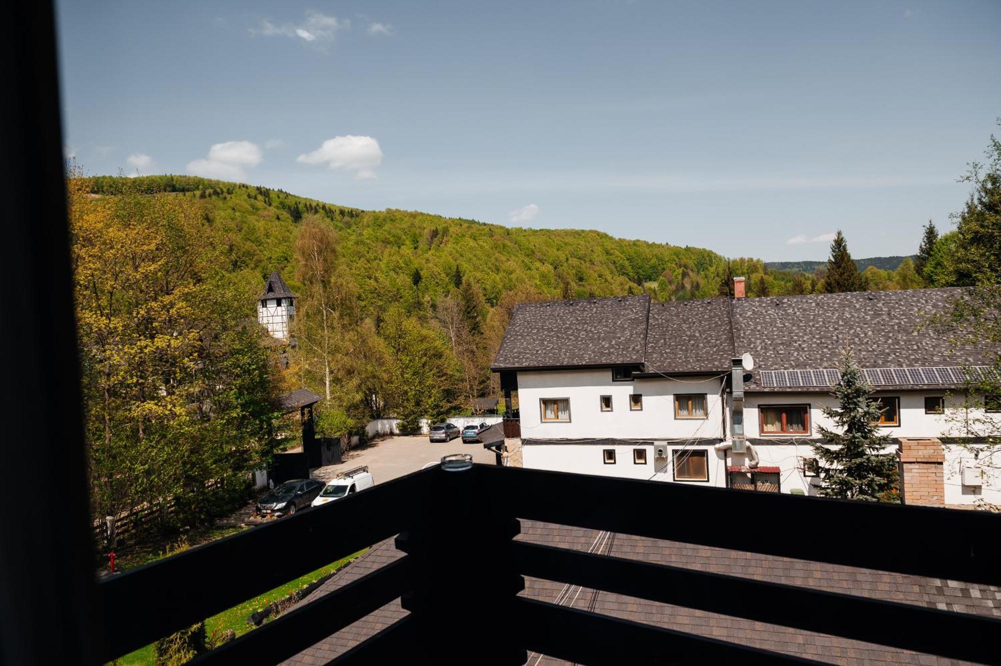 Casa Octavian Hotel Sucevita Kültér fotó