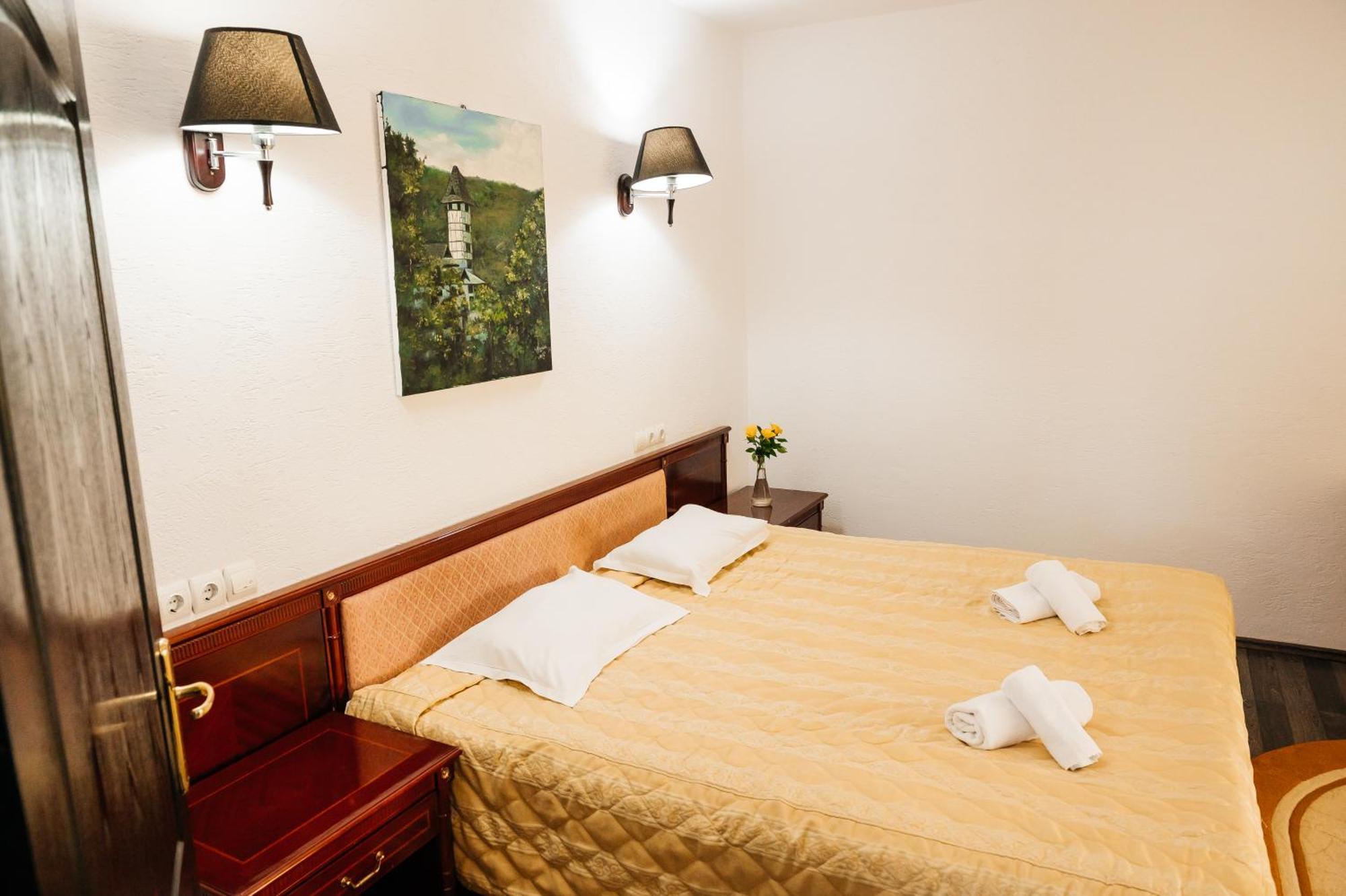 Casa Octavian Hotel Sucevita Kültér fotó