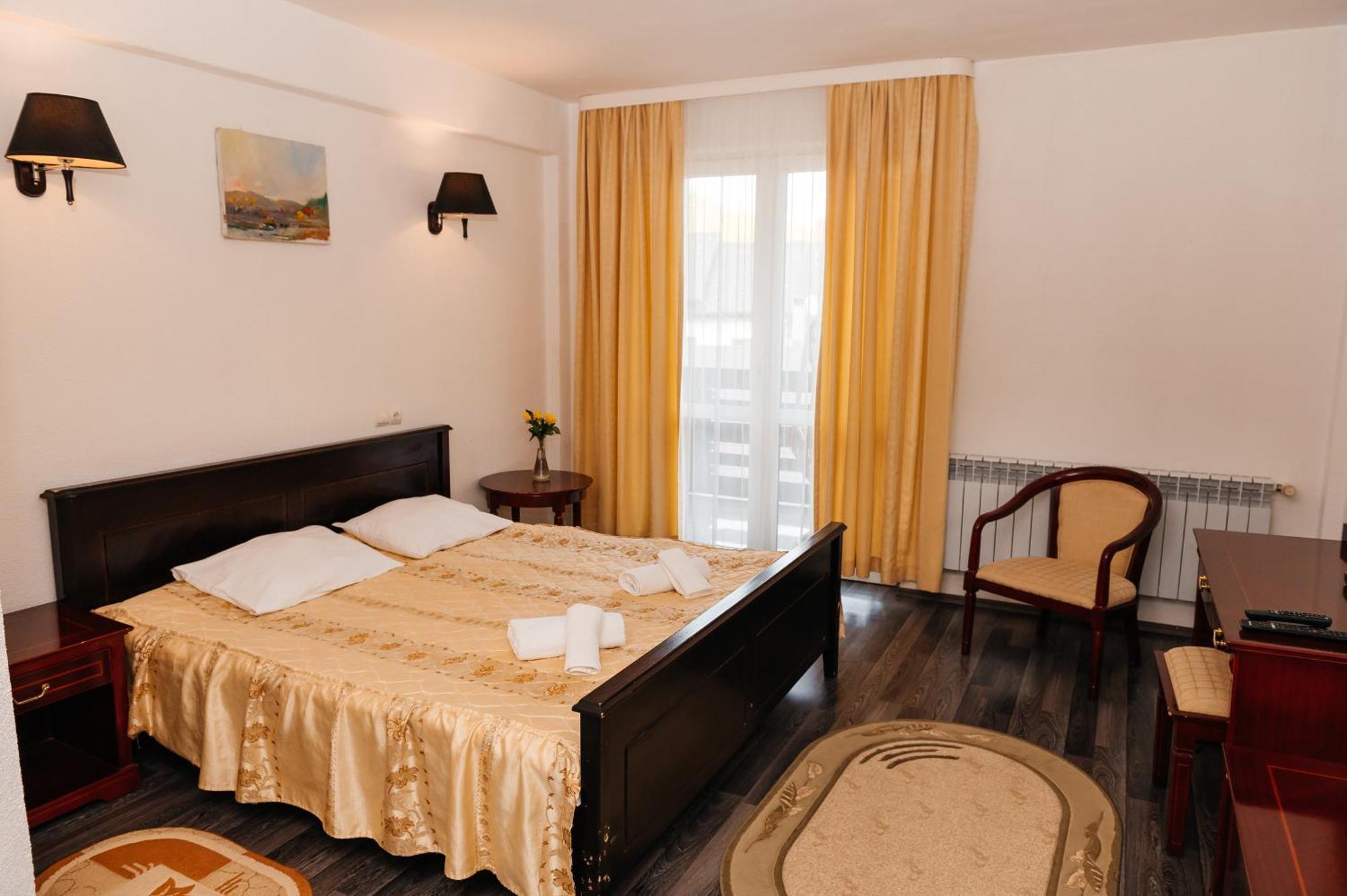 Casa Octavian Hotel Sucevita Kültér fotó