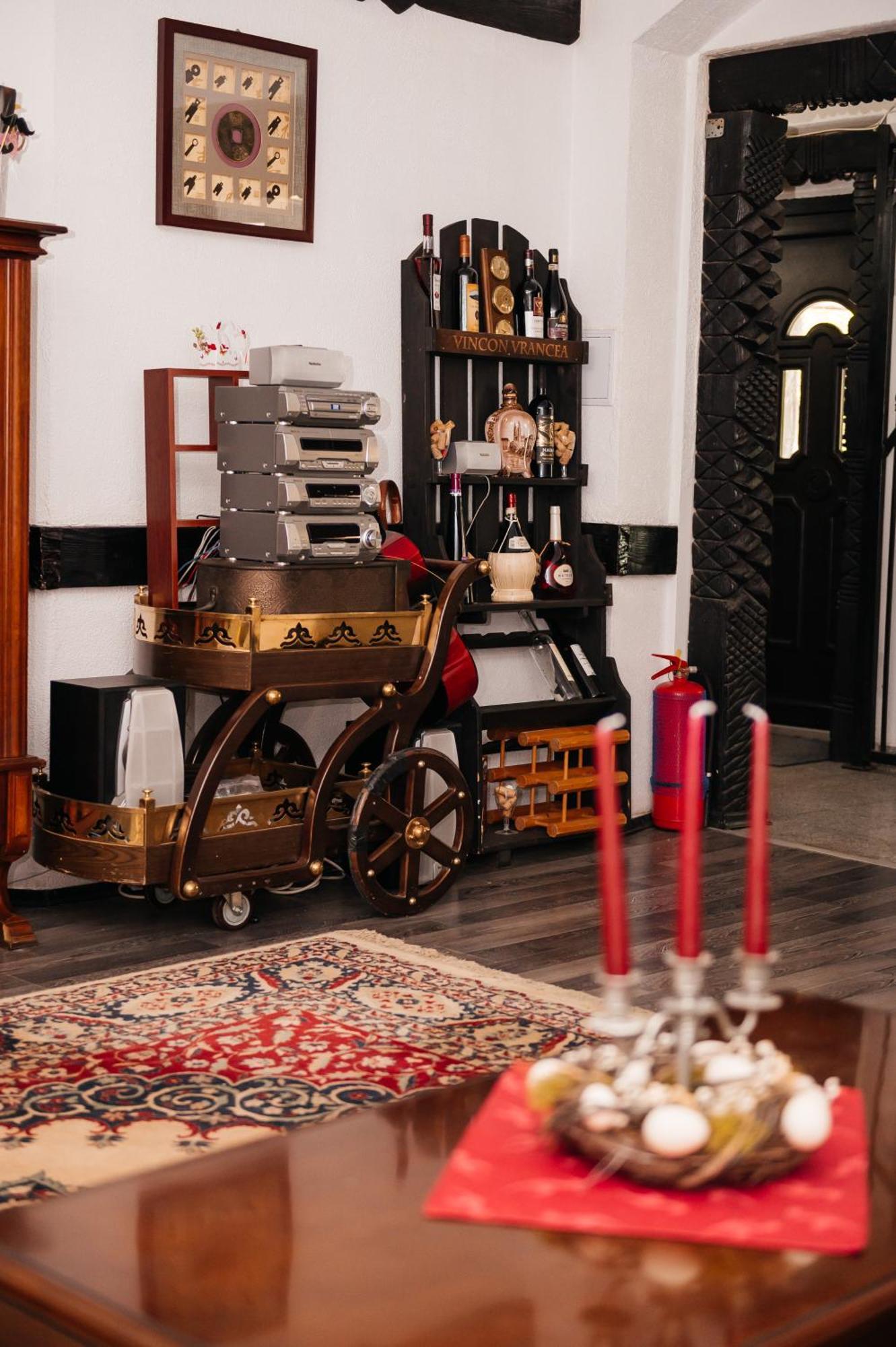 Casa Octavian Hotel Sucevita Kültér fotó
